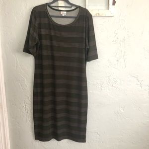 🏷 LuLaRoe Julia dress